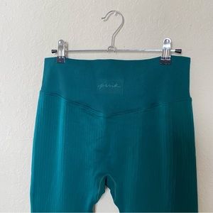 PINK Active Leggings Size Medium